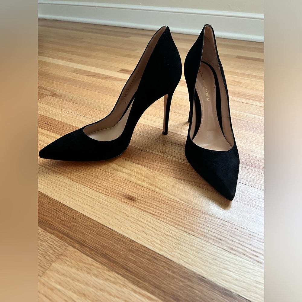 Black suede Gianvito Rossi Heels